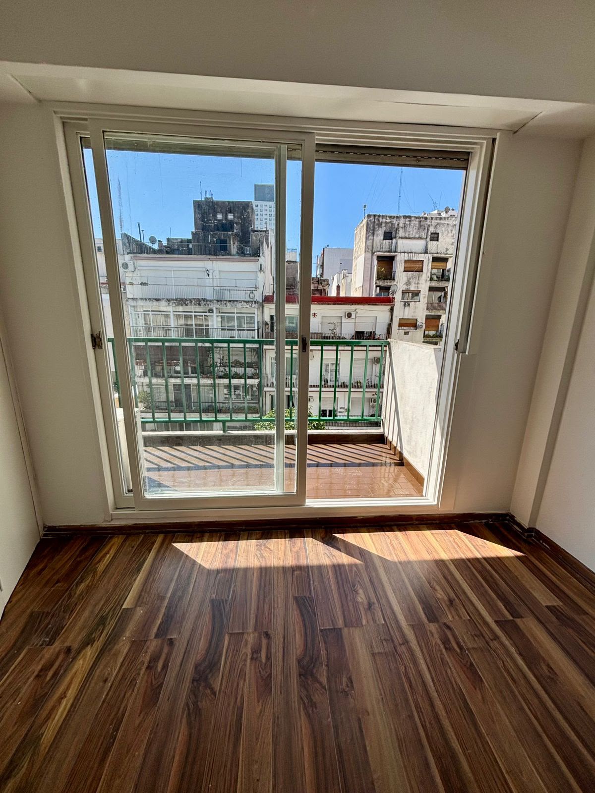 Monoambiente sin muebles