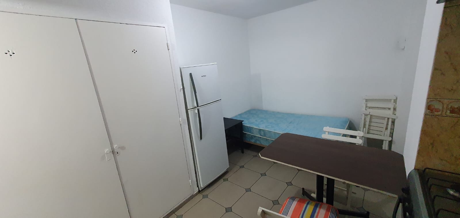 Monoambiente con balcón! Todo incluído, menos wifi.